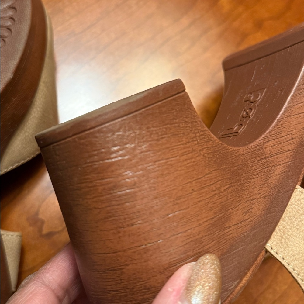 boc Beige/Tan Slingback Clog Heels - Picture 3 of 7